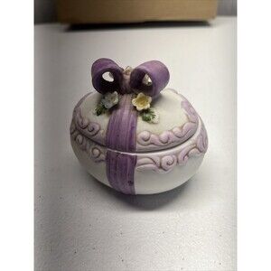 Vintage 1989 Ceramic Hand Painted Easter Egg Trinket Covered Box Dish